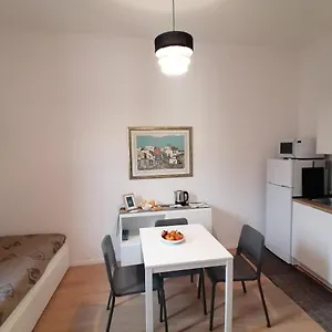 Casa Errante , Palermo Italia